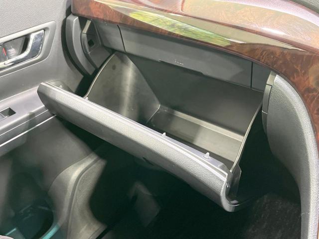 ヴェルファイア ２．４Ｚ　禁煙車　純正８インチナビ　電動スライドドア　後席モニター　バックカメラ　寒冷地仕様　コーナーセンサー　スマートキー　ＨＩＤヘッド　ビルトインＥＴＣ　純正１８インチアルミ　オートライト　デュアルエアコン（53枚目）