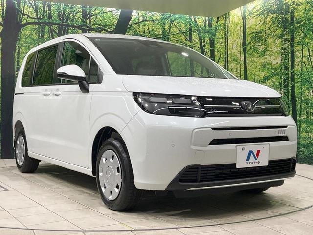 フリード エアー　４ＷＤ　登録済未使用車　衝突軽減装置　純正８型ディスプレイオーディオ　バックカメラ　両側電動スライド　レーダークルーズ　寒冷地仕様　ＬＥＤヘッド　前席シートヒーター　スマートキー　オートライト（45枚目）