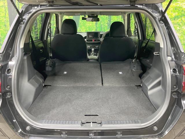 ���i�̂���������ʋ΁A���}���ɏ\���ȉ׎��X�y�[�X���m�ۂ��Ă���܂��B�Z�J���h�V�[�g��|���ƁA�傫�ȉו��̐ύڂ��\�ł���