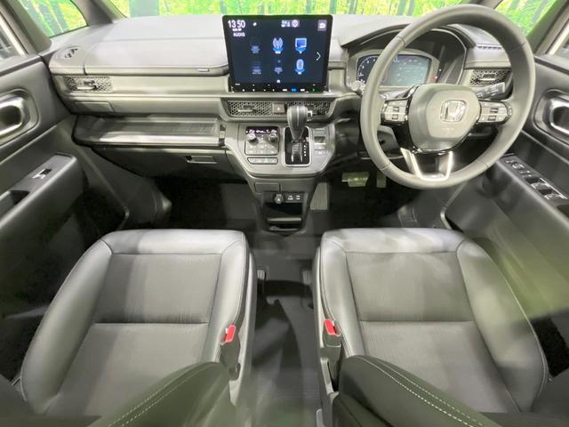 ステップワゴン スパーダ　登録済未使用車　衝突軽減装置　純正１１．４型ナビ　バックカメラ　両側電動スライド　レーダークルーズ　前席シートヒーター　スマートキー　パドルシフト　パワーバックドア　オートライト　オートエアコン（2枚目）