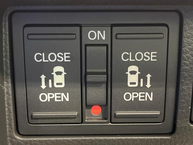 ステップワゴン スパーダ　登録済未使用車　衝突軽減装置　純正１１．４型ナビ　バックカメラ　両側電動スライド　レーダークルーズ　前席シートヒーター　スマートキー　パドルシフト　パワーバックドア　オートライト　オートエアコン（6枚目）