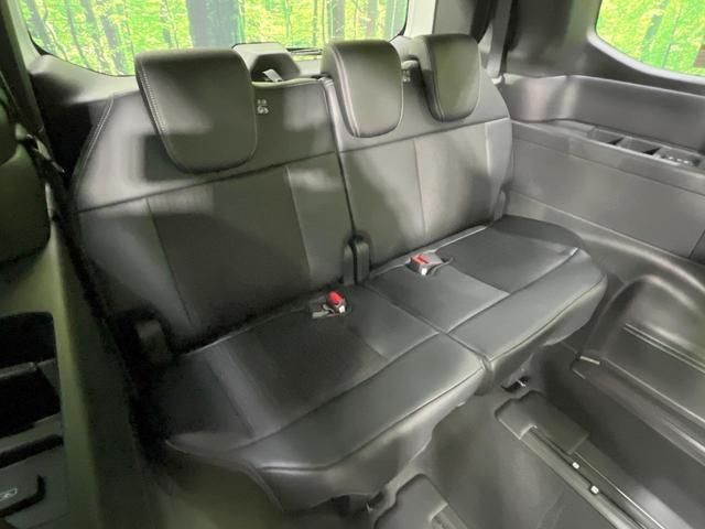 ステップワゴン スパーダ　登録済未使用車　衝突軽減装置　純正１１．４型ナビ　バックカメラ　両側電動スライド　レーダークルーズ　前席シートヒーター　スマートキー　パドルシフト　パワーバックドア　オートライト　オートエアコン（10枚目）