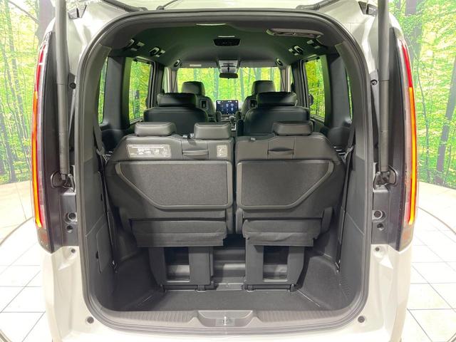 ステップワゴン スパーダ　登録済未使用車　衝突軽減装置　純正１１．４型ナビ　バックカメラ　両側電動スライド　レーダークルーズ　前席シートヒーター　スマートキー　パドルシフト　パワーバックドア　オートライト　オートエアコン（50枚目）