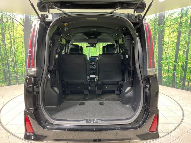 ノア ハイブリッドＳｉ　ダブルバイビーＩＩ　禁煙車　衝突軽減装置　後席モニター　ＢＩＧ－Ｘ９型ナビ　バックカメラ　両側電動スライド　ハーフレザーシート　前席シートヒーター　ＬＥＤヘッド　スマートキー　ドラレコ　ＥＴＣ　リアオートエアコン（11枚目）