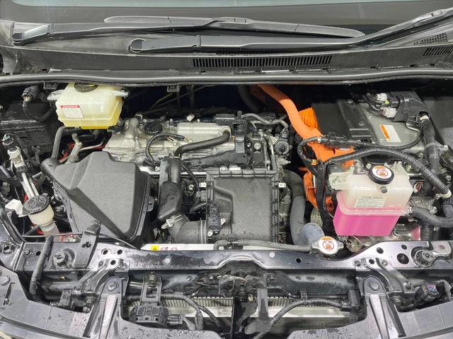 ノア ハイブリッドＳｉ　ダブルバイビーＩＩ　禁煙車　衝突軽減装置　後席モニター　ＢＩＧ－Ｘ９型ナビ　バックカメラ　両側電動スライド　ハーフレザーシート　前席シートヒーター　ＬＥＤヘッド　スマートキー　ドラレコ　ＥＴＣ　リアオートエアコン（18枚目）