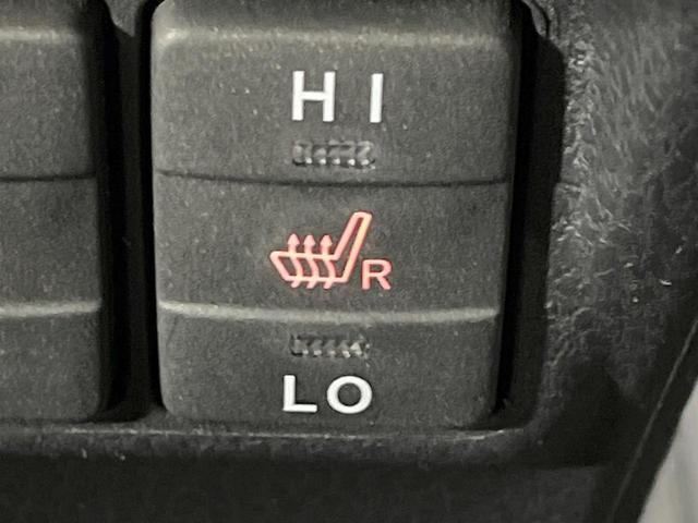 ノア ハイブリッドＳｉ　ダブルバイビーＩＩ　禁煙車　衝突軽減装置　後席モニター　ＢＩＧ－Ｘ９型ナビ　バックカメラ　両側電動スライド　ハーフレザーシート　前席シートヒーター　ＬＥＤヘッド　スマートキー　ドラレコ　ＥＴＣ　リアオートエアコン（36枚目）