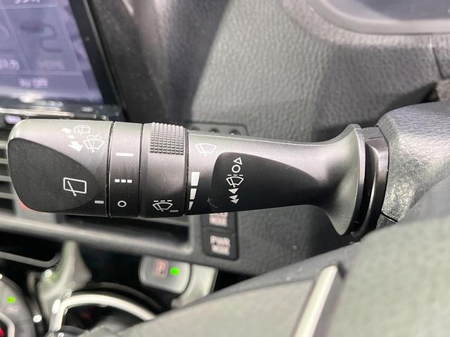 ノア ハイブリッドＳｉ　ダブルバイビーＩＩ　禁煙車　衝突軽減装置　後席モニター　ＢＩＧ－Ｘ９型ナビ　バックカメラ　両側電動スライド　ハーフレザーシート　前席シートヒーター　ＬＥＤヘッド　スマートキー　ドラレコ　ＥＴＣ　リアオートエアコン（45枚目）