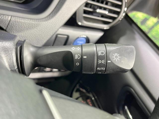 ノア ハイブリッドＳｉ　ダブルバイビーＩＩ　禁煙車　衝突軽減装置　後席モニター　ＢＩＧ－Ｘ９型ナビ　バックカメラ　両側電動スライド　ハーフレザーシート　前席シートヒーター　ＬＥＤヘッド　スマートキー　ドラレコ　ＥＴＣ　リアオートエアコン（46枚目）