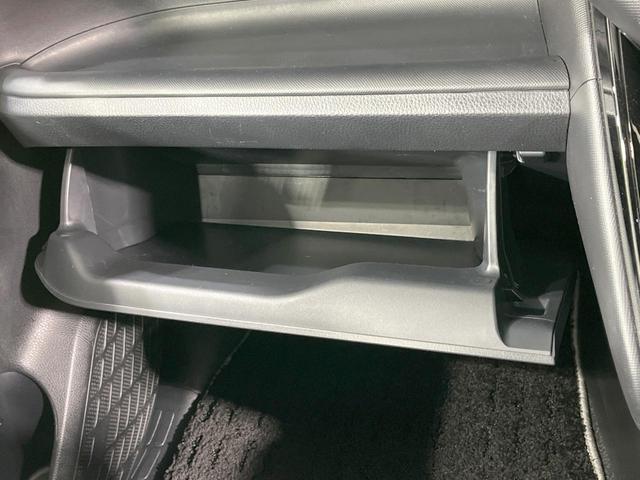 ノア ハイブリッドＳｉ　ダブルバイビーＩＩ　禁煙車　衝突軽減装置　後席モニター　ＢＩＧ－Ｘ９型ナビ　バックカメラ　両側電動スライド　ハーフレザーシート　前席シートヒーター　ＬＥＤヘッド　スマートキー　ドラレコ　ＥＴＣ　リアオートエアコン（51枚目）