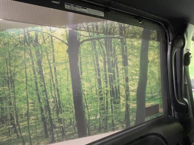 ノア ハイブリッドＳｉ　ダブルバイビーＩＩ　禁煙車　衝突軽減装置　後席モニター　ＢＩＧ－Ｘ９型ナビ　バックカメラ　両側電動スライド　ハーフレザーシート　前席シートヒーター　ＬＥＤヘッド　スマートキー　ドラレコ　ＥＴＣ　リアオートエアコン（56枚目）