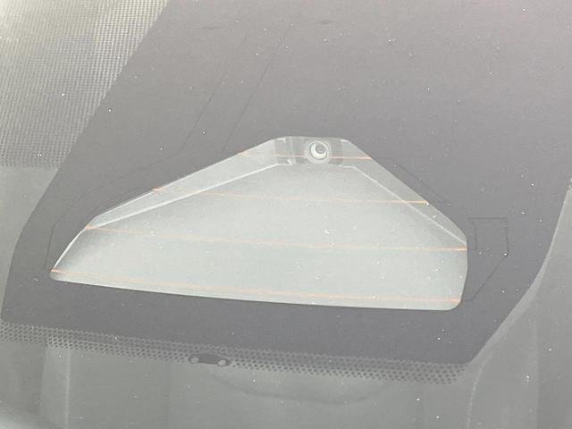 �y�g���^�Z�[�t�e�B�Z���X�z���s���ɑO���̎ԗ�����F�����A�Փ˂������Ȏ��͌x��ƃu���[�L�ŏՓˉ���Ɣ�Q�y�����A�V�X�g�B�����S�Ƀh���C�u�����y���݂��������܂��B