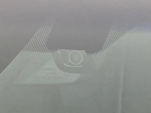 ハリアーハイブリッド Z レザーパッケージ 禁煙車 4WD 調光パノラマルーフ JBLサウンド付12.3型ナビ 衝突軽減装置 レーダークルーズ シートベンチレーション 全周囲カメラ ブラック革シート ブラインドスポットモニター LEDヘッド(43枚目)