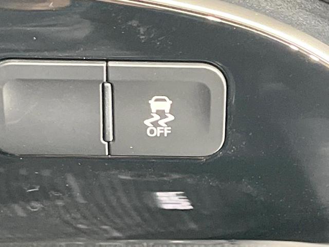 プリウス Ｓ　禁煙車　４ＷＤ　純正ナビ　バックカメラ　スマートキー　ＥＴＣ　ＬＥＤヘッド　オートライト　オートエアコン　純正１５インチＡＷ　Ｂｌｕｅｔｏｏｔｈ　革巻きステアリング　ステアリングスイッチ（35枚目）