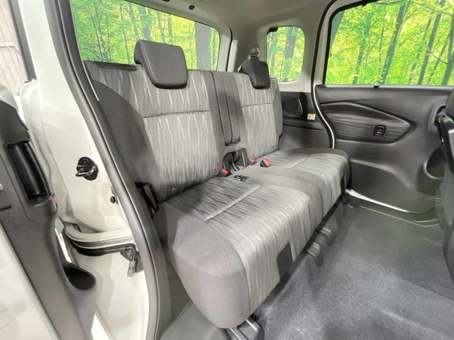 ソリオ ハイブリッドＭＺ　登録済未使用車　衝突軽減装置　純正９型ナビ　全周囲カメラ　レーダークルーズ　両側電動スライド　コーナーセンサー　ＬＥＤヘッド　ブラインドスポットモニター　ＣＤ　ＤＶＤ　シートヒーター（9枚目）