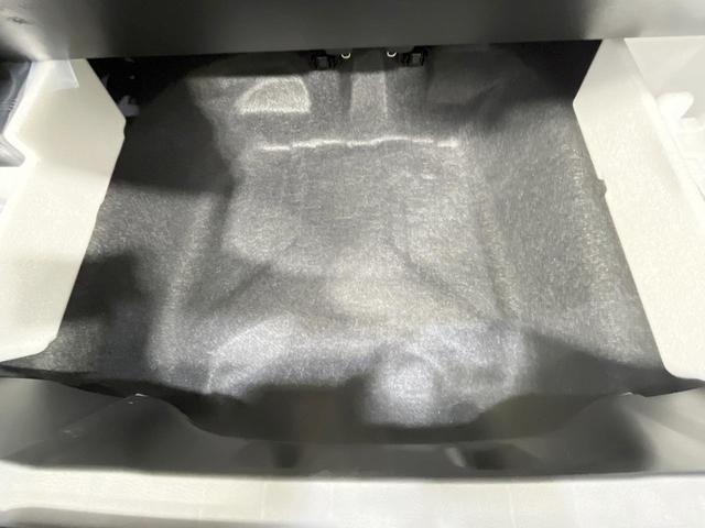 ソリオ ハイブリッドＭＺ　登録済未使用車　衝突軽減装置　純正９型ナビ　全周囲カメラ　レーダークルーズ　両側電動スライド　コーナーセンサー　ＬＥＤヘッド　ブラインドスポットモニター　ＣＤ　ＤＶＤ　シートヒーター（53枚目）