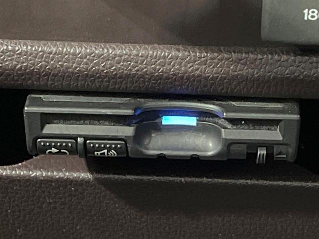 Ｎ－ＷＧＮカスタム Ｇ・Ａパッケージ　禁煙車　４ＷＤ　純正ナビ　バックカメラ　衝突軽減装置　ハーフレザーシート　スマートキー　ＨＩＤヘッド　ＥＴＣ　クルコン　純正１４インチアルミ　オートライト　オートエアコン　Ｂｌｕｅｔｏｏｔｈ（7枚目）