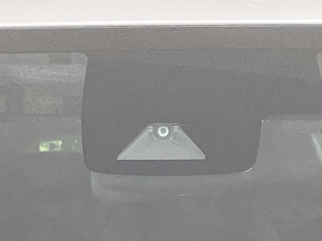 �y�g���^�Z�[�t�e�B�Z���X�z���s���ɑO���̎ԗ�����F�����A�Փ˂������Ȏ��͌x��ƃu���[�L�ŏՓˉ���Ɣ�Q�y�����A�V�X�g�B�����S�Ƀh���C�u�����y���݂��������܂��B