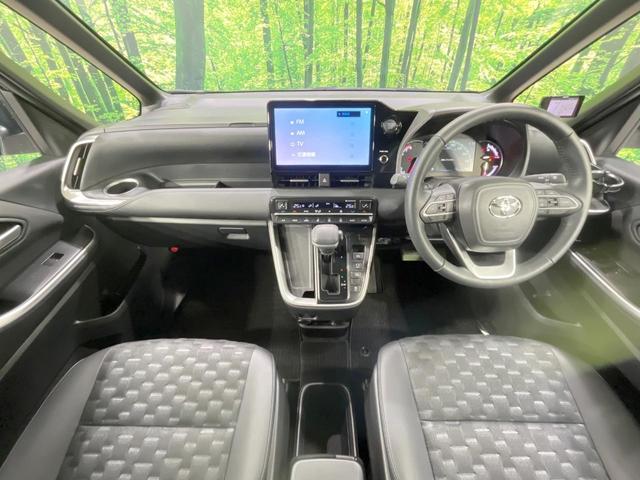 ヴォクシー Ｓ－Ｚ　禁煙車　衝突軽減装置　純正１０．５型ディスプレイ　バックカメラ　レーダークルーズ　両側電動スライド　パワーバックドア　快適利便パッケージ　ＣＤ　ＤＶＤ　ＥＴＣ　ドラレコ　オートハイビーム（2枚目）