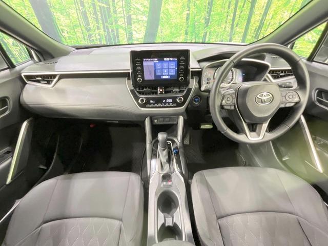 カローラクロス ハイブリッド　Ｇ　４ＷＤ　禁煙車　衝突軽減装置　純正ディスプレイオーディオ　バックカメラ　レーダークルーズ　ＥＴＣ　ＬＥＤヘッド　スマートキー　ドラレコ　ブラインドスポットモニター　オートエアコン　オートライト（2枚目）
