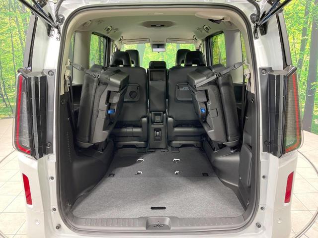 セレナ ハイウェイスターＶ　登録済未使用車　衝突軽減装置　純正１２．３型ナビ　全周囲カメラ　プロパイロット　両側電動スライド　ＬＥＤヘッド　ＥＴＣ　ブラインドスポットモニター　デジタルインナーミラー　スマートキー（11枚目）