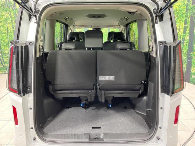 セレナ ハイウェイスターＶ　登録済未使用車　衝突軽減装置　純正１２．３型ナビ　全周囲カメラ　プロパイロット　両側電動スライド　ＬＥＤヘッド　ＥＴＣ　ブラインドスポットモニター　デジタルインナーミラー　スマートキー（63枚目）