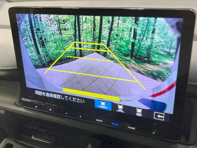 ステップワゴン スパーダ　登録済未使用車　４ＷＤ　衝突軽減装置　純正１１．４型ナビ　バックカメラ　レーダークルーズ　両側電動スライド　スマートキー　ブラインドスポットモニター　パワーバックドア　パドルシフト（4枚目）