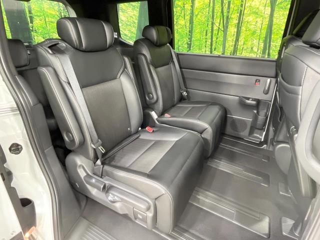 ステップワゴン スパーダ　登録済未使用車　４ＷＤ　衝突軽減装置　純正１１．４型ナビ　バックカメラ　レーダークルーズ　両側電動スライド　スマートキー　ブラインドスポットモニター　パワーバックドア　パドルシフト（9枚目）