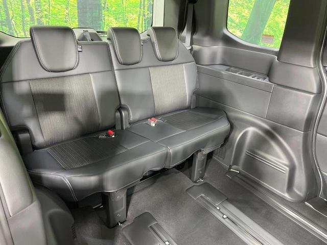 ステップワゴン スパーダ　登録済未使用車　４ＷＤ　衝突軽減装置　純正１１．４型ナビ　バックカメラ　レーダークルーズ　両側電動スライド　スマートキー　ブラインドスポットモニター　パワーバックドア　パドルシフト（10枚目）