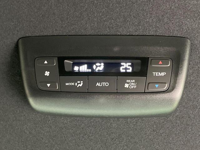 ステップワゴン スパーダ　登録済未使用車　４ＷＤ　衝突軽減装置　純正１１．４型ナビ　バックカメラ　レーダークルーズ　両側電動スライド　スマートキー　ブラインドスポットモニター　パワーバックドア　パドルシフト（45枚目）