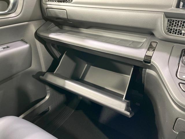 ステップワゴン スパーダ　登録済未使用車　４ＷＤ　衝突軽減装置　純正１１．４型ナビ　バックカメラ　レーダークルーズ　両側電動スライド　スマートキー　ブラインドスポットモニター　パワーバックドア　パドルシフト（46枚目）