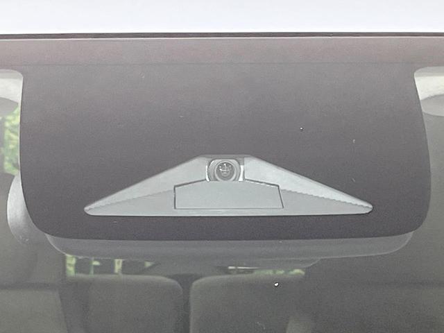 �y�z���_�Z���V���O�z���s���ɑO���̎ԗ�����F�����A�Փ˂������Ȏ��͌x��ƃu���[�L�ŏՓˉ���Ɣ�Q�y�����A�V�X�g�B�����S�Ƀh���C�u�����y���݂��������܂��B