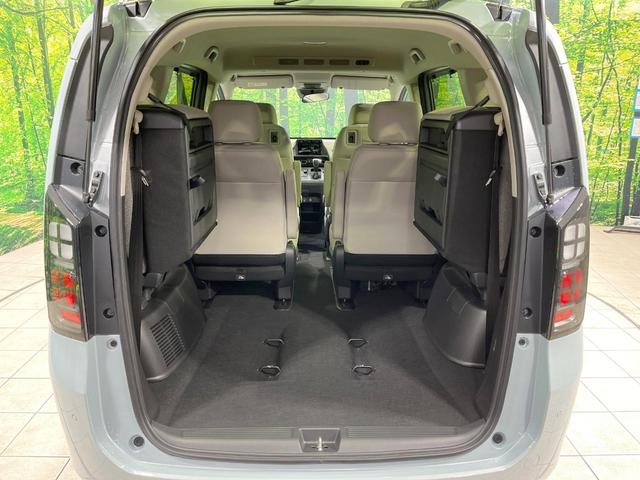 ���i�̂���������ʋ΁A���}���ɏ\���ȉ׎��X�y�[�X���m�ۂ��Ă���܂��B�Z�J���h�V�[�g��|���ƁA�傫�ȉו��̐ύڂ��\�ł���