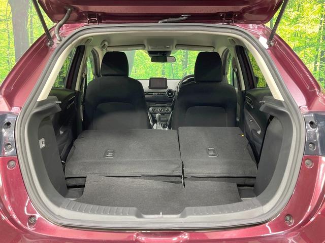 ���i�̂���������ʋ΁A���}���ɏ\���ȉ׎��X�y�[�X���m�ۂ��Ă���܂��B�Z�J���h�V�[�g��|���ƁA�傫�ȉו��̐ύڂ��\�ł���