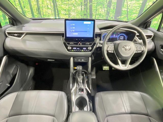 カローラクロス ハイブリッド　Ｚ　禁煙車　衝突軽減装置　純正１０．５型ディスプレイオーディオ　バックカメラ　レーダークルーズ　パワーバックドア　前席シートヒーター　ＬＥＤヘッド　スマートキー　オートハイビーム　パワーシート　ＥＴＣ（2枚目）