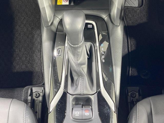カローラクロス ハイブリッド　Ｚ　禁煙車　衝突軽減装置　純正１０．５型ディスプレイオーディオ　バックカメラ　レーダークルーズ　パワーバックドア　前席シートヒーター　ＬＥＤヘッド　スマートキー　オートハイビーム　パワーシート　ＥＴＣ（24枚目）