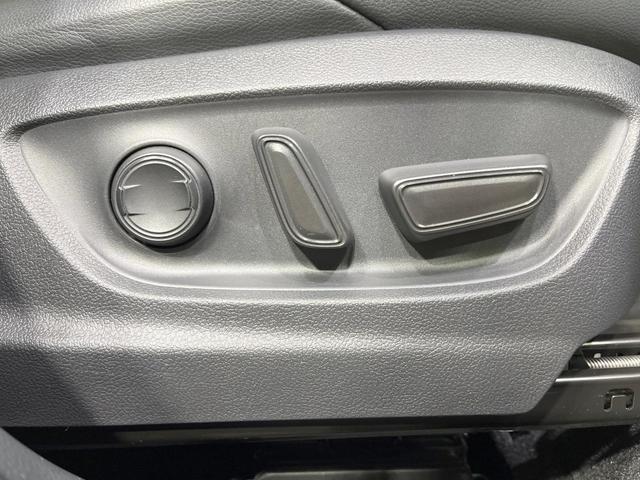 カローラクロス ハイブリッド　Ｚ　禁煙車　衝突軽減装置　純正１０．５型ディスプレイオーディオ　バックカメラ　レーダークルーズ　パワーバックドア　前席シートヒーター　ＬＥＤヘッド　スマートキー　オートハイビーム　パワーシート　ＥＴＣ（44枚目）