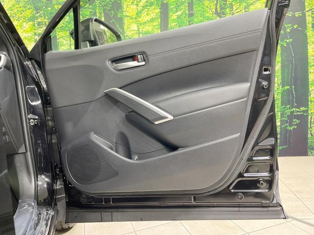 カローラクロス ハイブリッド　Ｚ　禁煙車　衝突軽減装置　純正１０．５型ディスプレイオーディオ　バックカメラ　レーダークルーズ　パワーバックドア　前席シートヒーター　ＬＥＤヘッド　スマートキー　オートハイビーム　パワーシート　ＥＴＣ（45枚目）