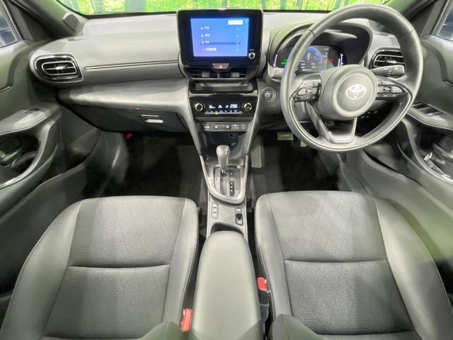 ヤリスクロス ハイブリッドＺ　禁煙車　衝突軽減装置　純正ディスプレイオーディオ　全周囲カメラ　レーダークルーズ　前席シートヒーター　パワーシート　ＬＥＤヘッド　ブラインドスポットモニター　スマートキー　ＥＴＣ　ドラレコ（2枚目）