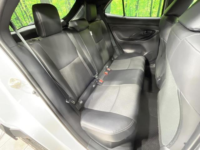 ヤリスクロス ハイブリッドＺ　禁煙車　衝突軽減装置　純正ディスプレイオーディオ　全周囲カメラ　レーダークルーズ　前席シートヒーター　パワーシート　ＬＥＤヘッド　ブラインドスポットモニター　スマートキー　ＥＴＣ　ドラレコ（9枚目）