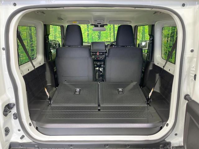 ジムニー ＸＣ　届出済未使用車　４ＷＤ　ＭＴ車　ターボ　衝突被害軽減システム　レーダークルーズ　コーナーセンサー　スマートキー　ＬＥＤヘッド　純正１６インチアルミ　オートハイビーム　オートライト　オートエアコン（10枚目）