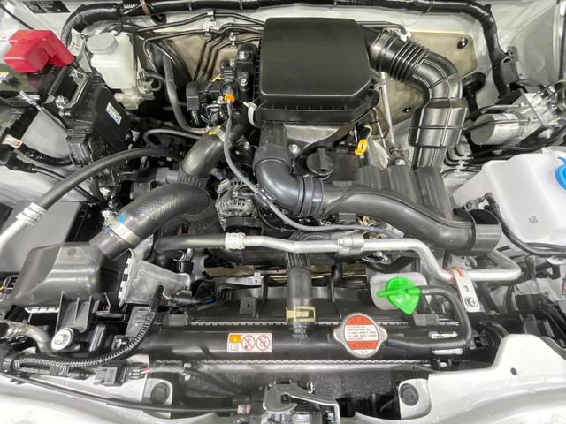 ジムニー ＸＣ　届出済未使用車　４ＷＤ　ＭＴ車　ターボ　衝突被害軽減システム　レーダークルーズ　コーナーセンサー　スマートキー　ＬＥＤヘッド　純正１６インチアルミ　オートハイビーム　オートライト　オートエアコン（18枚目）