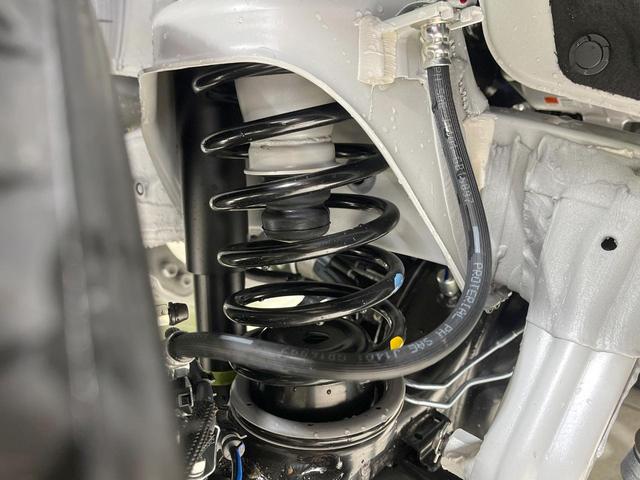 ジムニー ＸＣ　届出済未使用車　４ＷＤ　ＭＴ車　ターボ　衝突被害軽減システム　レーダークルーズ　コーナーセンサー　スマートキー　ＬＥＤヘッド　純正１６インチアルミ　オートハイビーム　オートライト　オートエアコン（23枚目）