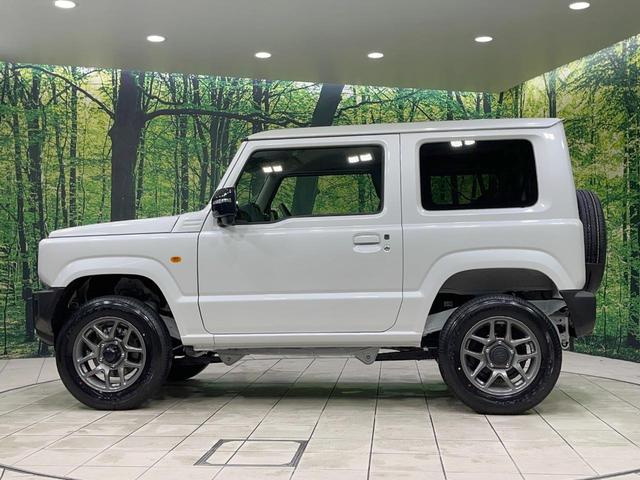 ジムニー ＸＣ　届出済未使用車　４ＷＤ　ＭＴ車　ターボ　衝突被害軽減システム　レーダークルーズ　コーナーセンサー　スマートキー　ＬＥＤヘッド　純正１６インチアルミ　オートハイビーム　オートライト　オートエアコン（45枚目）