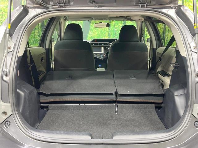 アクア Ｇ　禁煙車　純正ナビ　バックカメラ　ＥＴＣ　オートエアコン　オートライト　スマートキー　前席シートヒーター　Ｂｌｕｅｔｏｏｔｈ再生　ＣＤ再生　衝突安全ボディ　盗難防止装置　プライバシーガラス（10枚目）