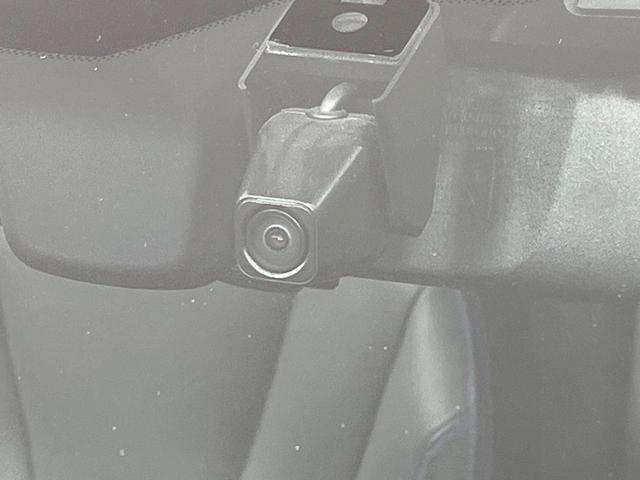 レヴォーグ ＧＴ－Ｈ　ＥＸ　４ＷＤ　ターボ　純正１１．６インチディスプレイ　衝突軽減装置　レーダークルーズ　バックカメラ　ＥＴＣ　ドラレコ　ＬＥＤヘッドライト　純正１８インチアルミ　パドルシフト　合皮シート　オートライト（7枚目）