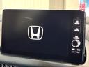 【メーカー純正ナビ】インテリアに溶け込むスタイリッシュな「専用設計」メーカーナビを装備♪視認性や操作性など基本性能にも優れ、より上質なカーライフをお楽しみいただけます。