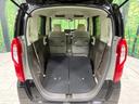 後席を格納すると、これだけの広さが!シーンに合わせたシートアレンジで、大きな荷物も積むことが出来ます♪