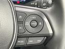カローラクロス ハイブリッド　Ｚ　禁煙車　衝突軽減装置　純正１０．５型ディスプレイオーディオ　バックカメラ　レーダークルーズ　パワーバックドア　前席シートヒーター　ＬＥＤヘッド　スマートキー　オートハイビーム　パワーシート　ＥＴＣ（6枚目）