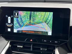 【バックカメラ】駐車時に後方がリアルタイム映像で確認できます。大型商業施設や立体駐車場での駐車時や、夜間のバック時に大活躍！運転スキルに関わらず、今や必須となった装備のひとつです！ 4