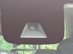 【インテリジェントエマージェンシーブレーキ】フロントカメラで前方の車両や歩行者を検知。衝突しそうな時は衝突被害軽減ブレーキが作動、衝突回避をサポート。より安全にドライブをお楽しみいただけます。 5